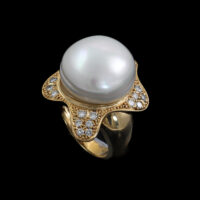 15.7mm South Sea Pearl and Diamond Ring - Image 3