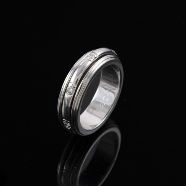 Piaget Possession Diamond Ring