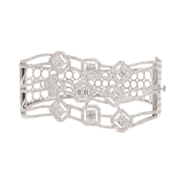 3.77ct Diamond Bangle